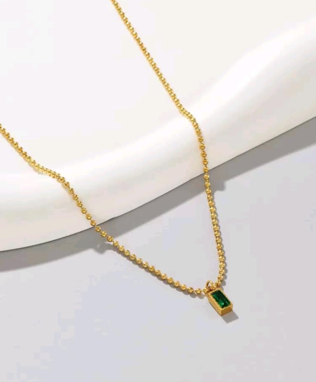 Emerald Radiance Necklace – 18K Gold Plated