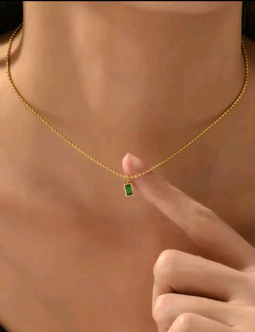 Emerald Radiance Necklace – 18K Gold Plated